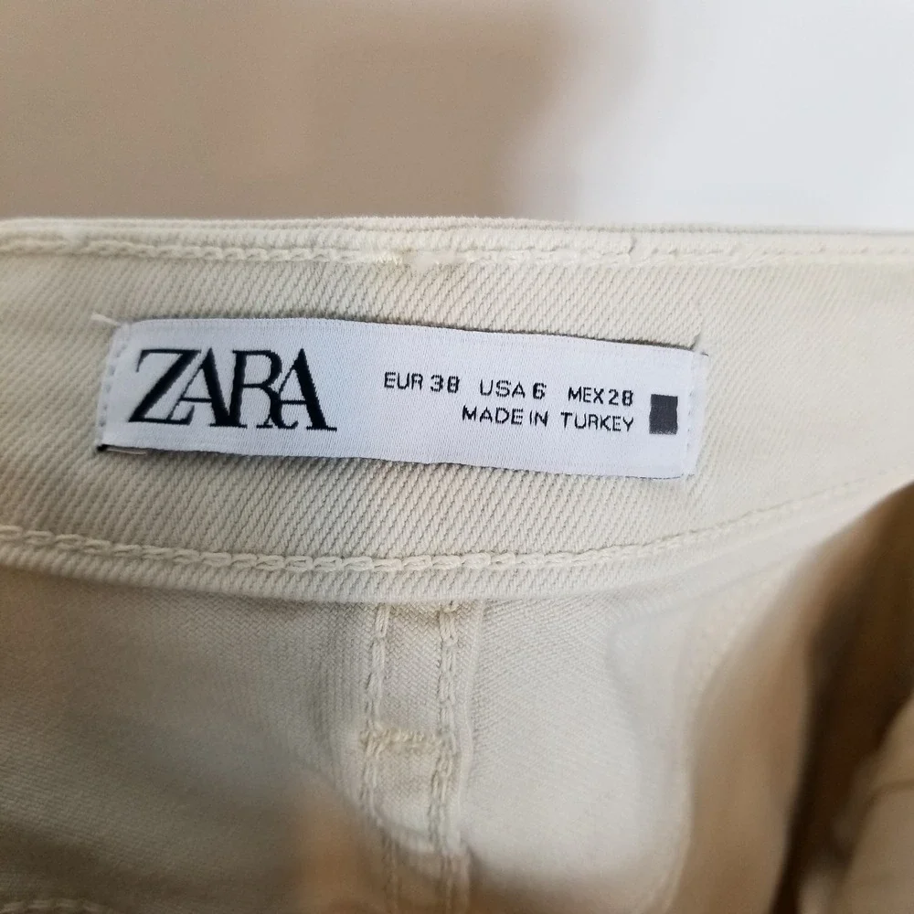 Zara Women Straight Leg Slit Hem Jeans Sz 6 Cream High Rise City‎ Modern